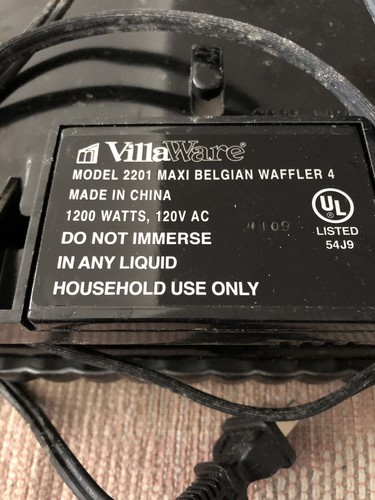 VillaWare Belgian Maxi Waffler 4 Maker Waffle Tone Black 1200 Watts Model 2201