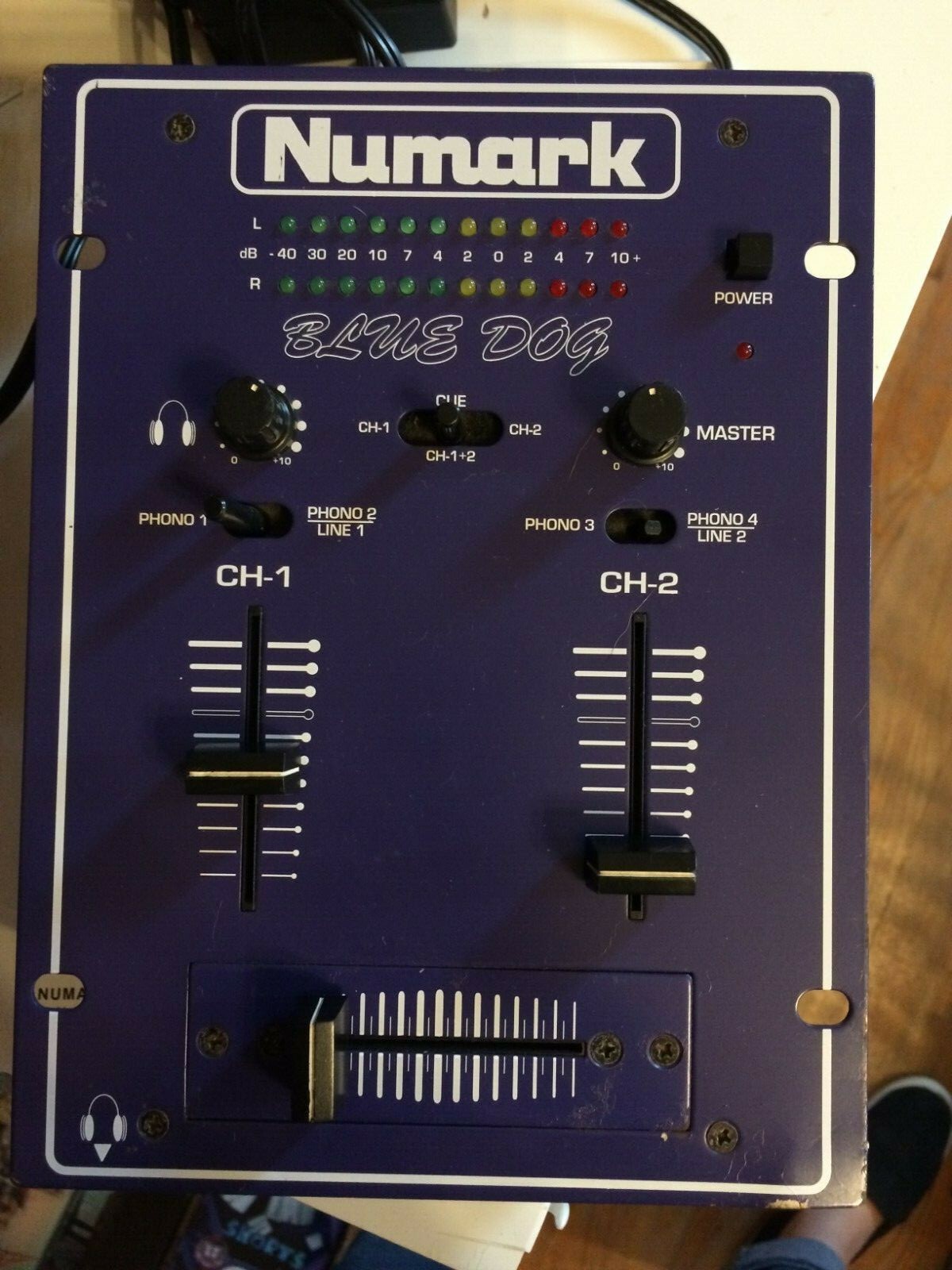 【音出確認済】Numark DM905 Blue Dog DJミキサー 音出確認済】Numark DM905 Blue Dog DJミキサー
