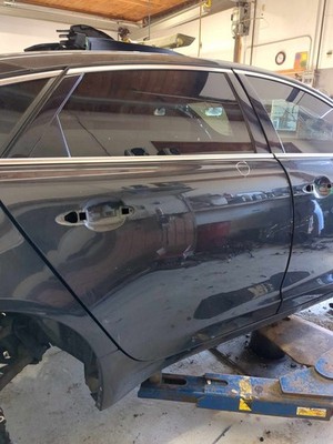 10 11 12 13 Jaguar JAGUAR XJ Right Rear Door XJL 124" WB Grey Metallic