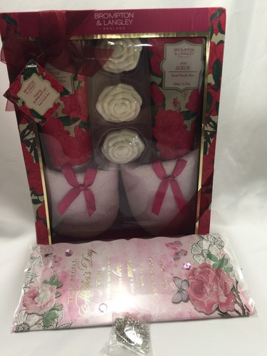 Ladies Slipper Gift Set Relaxation Sweet Vanilla Rose Mother Daughter Necklace