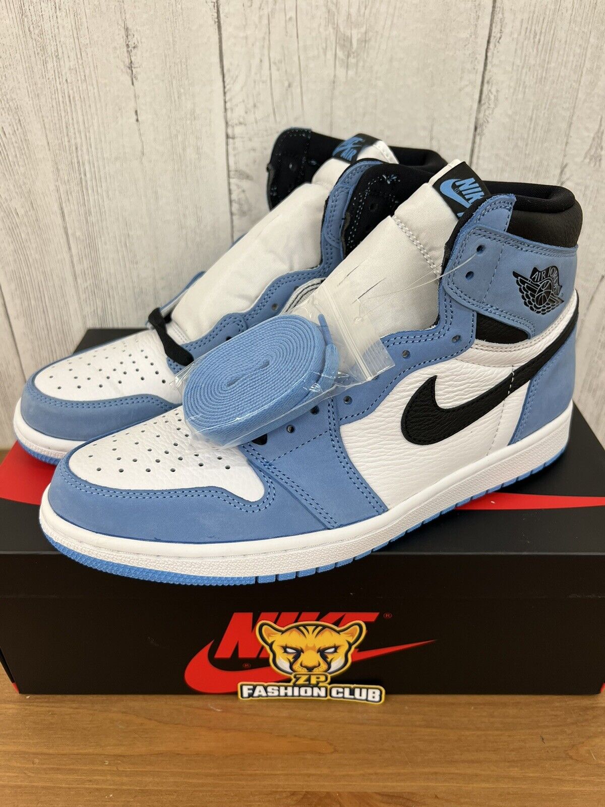 Air Jordan 1 High OG UNC University Blue MENS 555088-134 GS Air Jordan 1 High OG UNC University Blue MENS 555088-134 GS