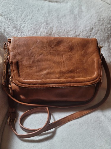 Madison West Large Brown Leather Purse Handbag Satchel hain Strap 00000000346