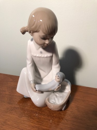 Zaphir Figurine Made in Spain Girl with Doll #11418 #564 Lladro Pigtails