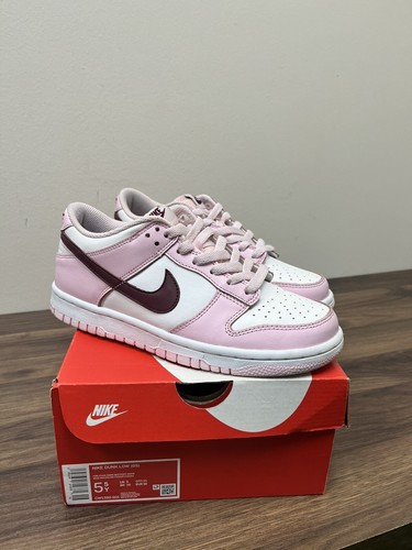 Nike Dunk Low ピンク US 9.5 Nike Dunk Low Triple Pink GS ALL SIZES 7Y, 6.5Y, 6Y, 5.5Y