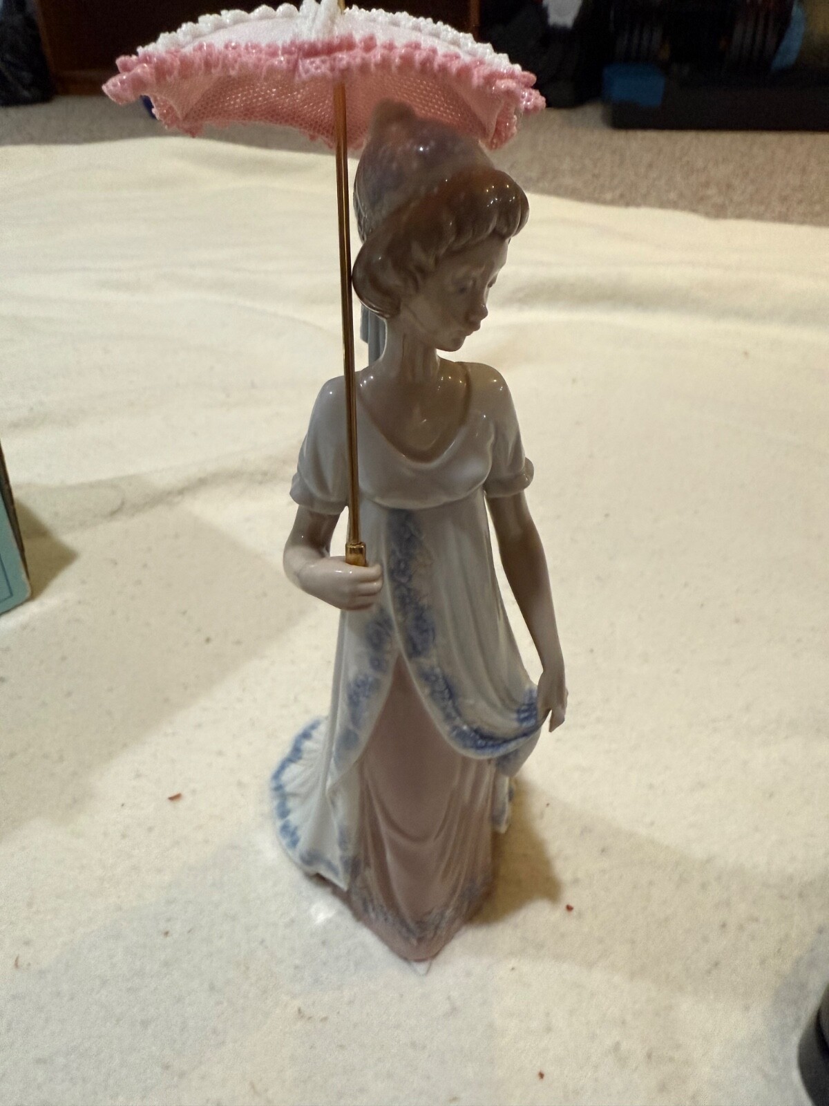 【美品】LLADRO 5857 紫のドレスを着た淑女 美品】LLADRO 5857 紫のドレスを着た淑女 - メルカリ