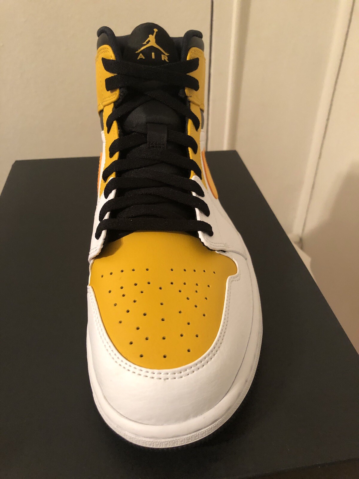 JORDAN 1 MID BASKETBALL SHOES WHITE 