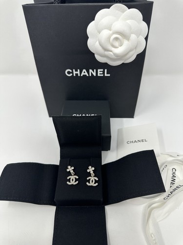 NWT 2023 B23 Chanel Strass CC Logo Gold HW Crystal Flower