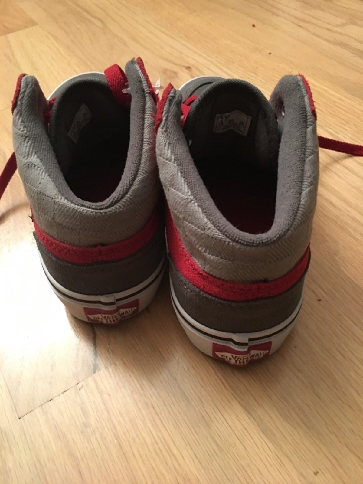 NEW VANS GREY KIDS SNEAKERS SHOES HIGH TOP BOOTS SIZE 2.5 Off the Wall