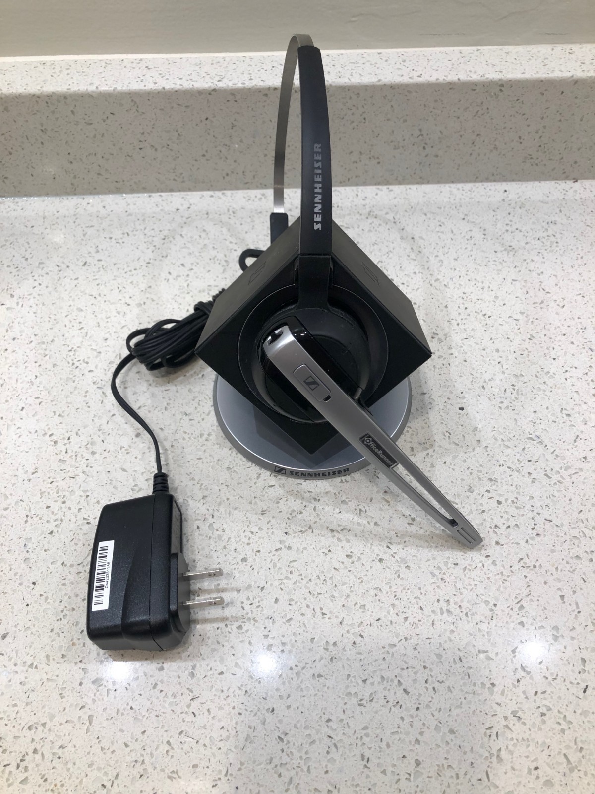 SENNHESER OFFICE/RUNNER Wireless Headset Essential Bundle