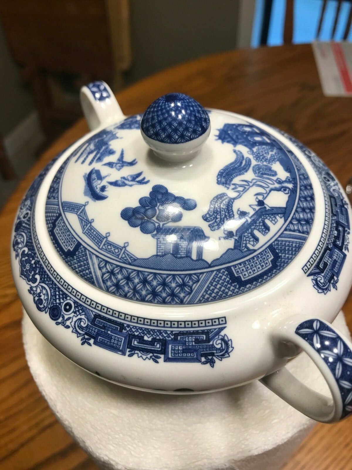 Johnson Brothers Blue Willow Sugar Bowl with lid