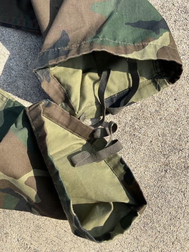 Pre-owned The Gv Gallery Raspberry Hills Camo Cargo Pants Size Large In Multicolor