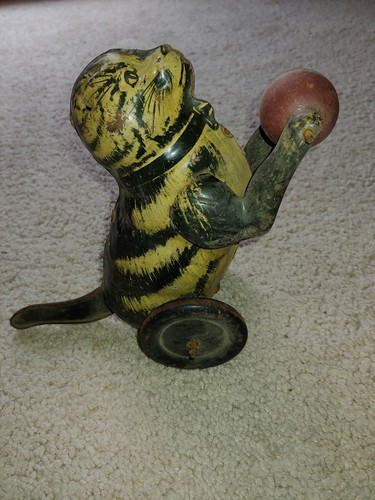 Vintage Lithograph Tin Toy Cat 