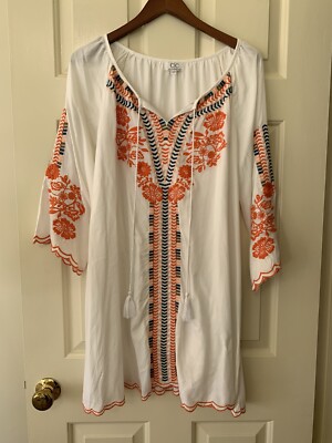 NWOT C/C Chic Connection White Embroidered Boho Peasant Bell Sleeve Dress Small