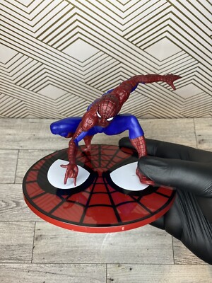 Marvel Spiderman Figurine Statue 3.75x5 inch