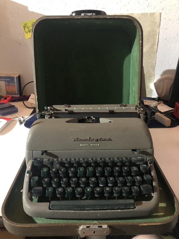 1956 Remington Quiet Riter On The Typewriter Database