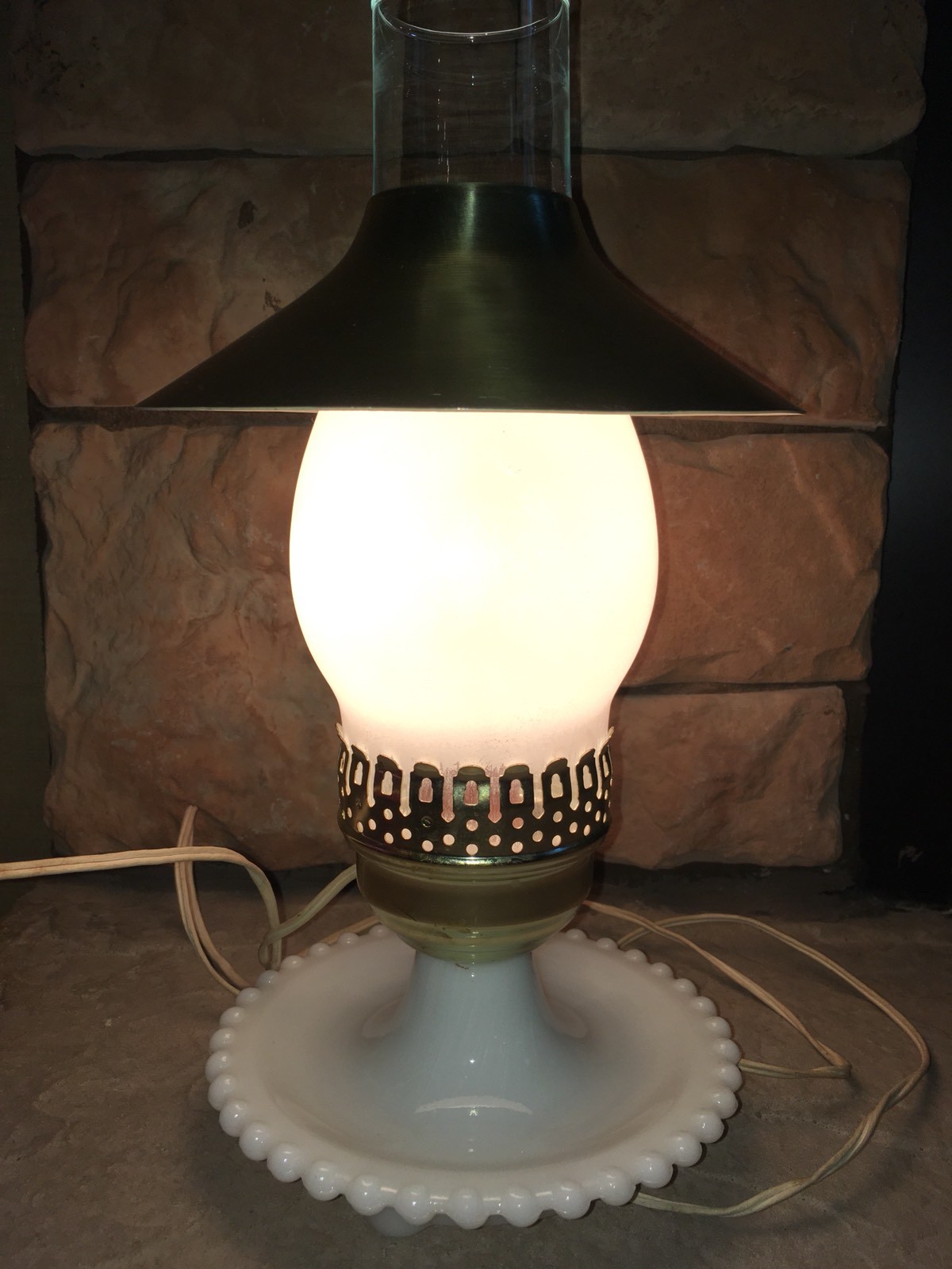 TABLE LAMP Milk Glass BEDROOM Hurricane Shade WHITE 12