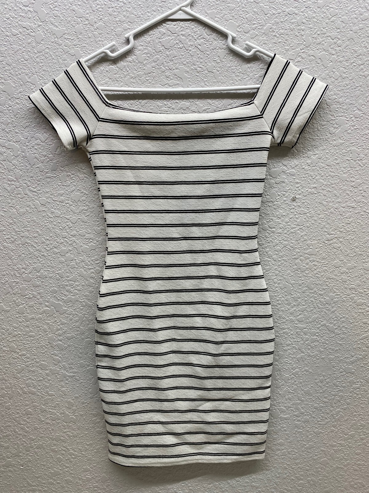 forever 21 white off the shoulder dress White off-the-shoulder dress FOREVER 21