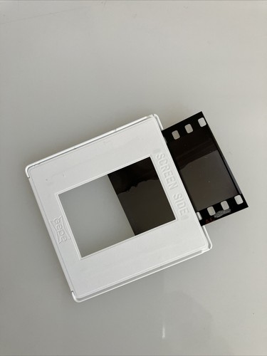 Gepe 35mm Pro-Lock Plus Glassless Slide Mounts - Lot of 100
