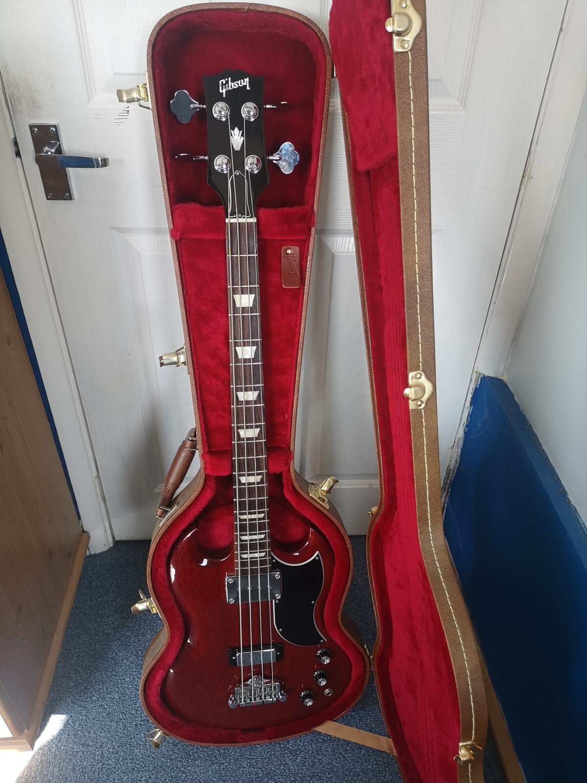 Gibson SG Bass エレキベース チェリーレッド Amazon | Gibson USA/SG Standard Bass Heritage Cherry