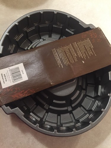 Football Sports Stadium  Bundt Cake Mold Aluminum Baking Pan - NEW - HARVEST