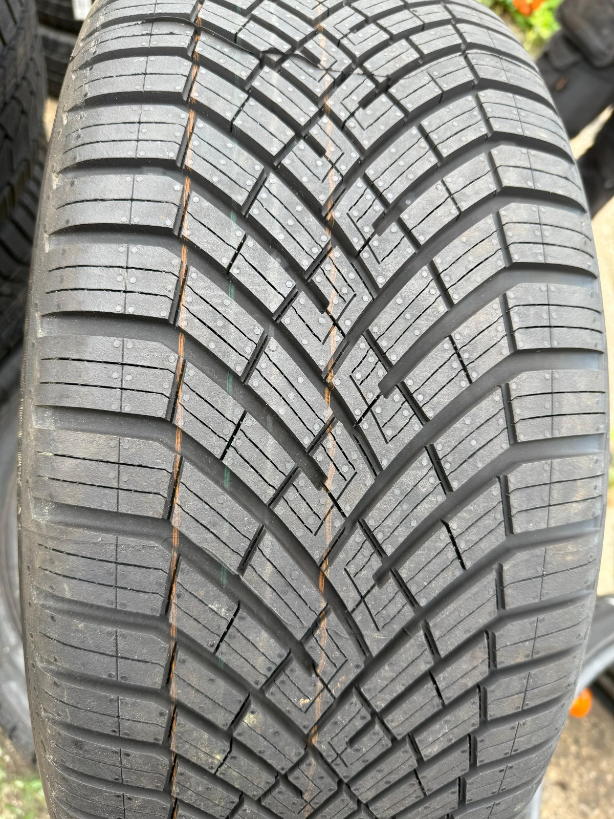 New 255 40 21 Continental, All Season XL EV 102T x1 Single Tyre (F1_tyres) YD130