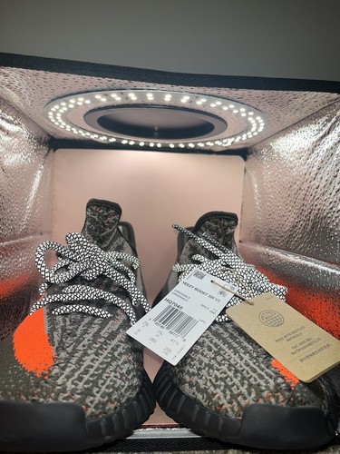 Size 8m Adidas Yeezy Boost 350 v2 Carbon Beluga 2023 HQ7045  display picture 1