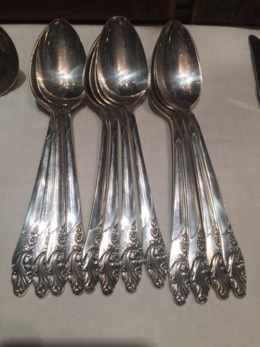 73pc Vintage Oneida Community Evening Star Silverplate Flatware!!!