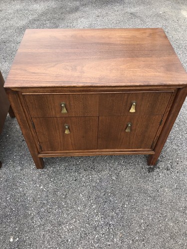 Vintage John Stuart Walnut Pair Night Stands End Tables Mid Century