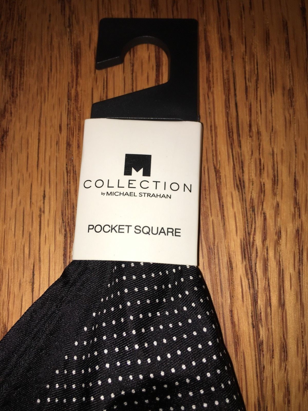 NWT One Size COLLECTION BY MICHAEL STRAHAN Silk Black polka dot POCKET SQUARE
