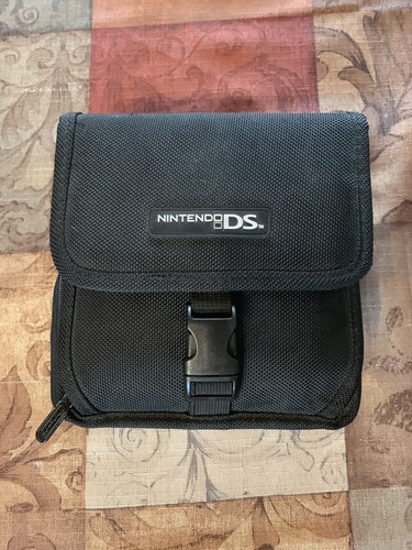Nintendo DS Carrying Case Travel Bag With 8 Games