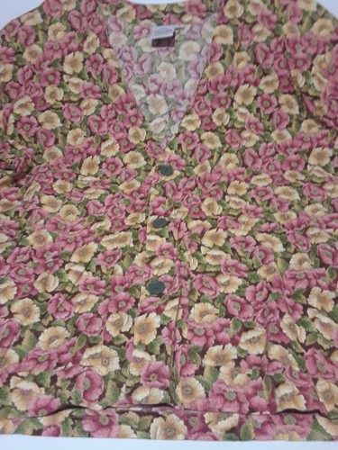 Scrub Top  XL Simply Comfortable Really Unique Basic Buttons Green Jacket