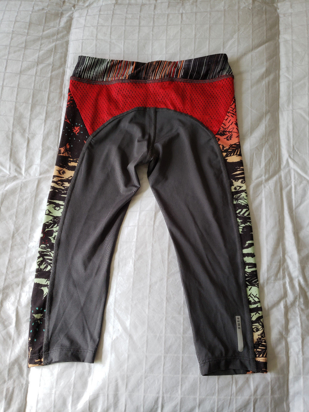 NWT  Puma Girl's Capri Leggings  Sz. Small. ( Age 7) NEW