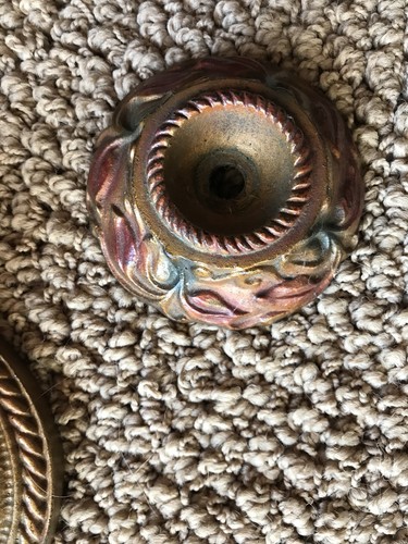 VINTAGE SOLID CAST BRASS WALL SCONCE - NEEDS REFURBISHMENT