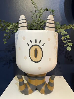 Cyclops Planter