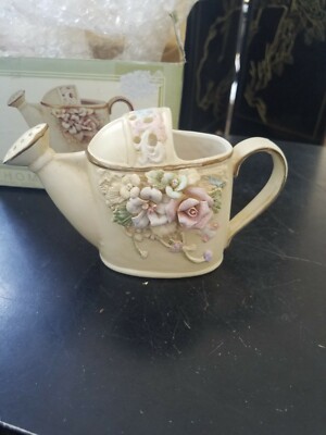 Beige Three Hands ceramic water can home Elements