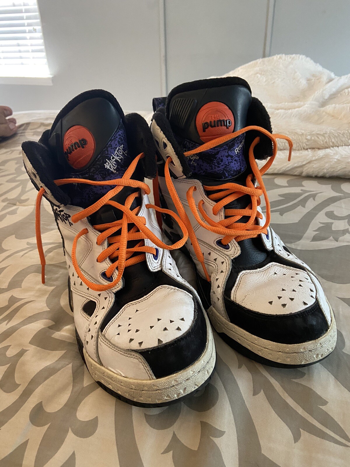 reebok pump black top