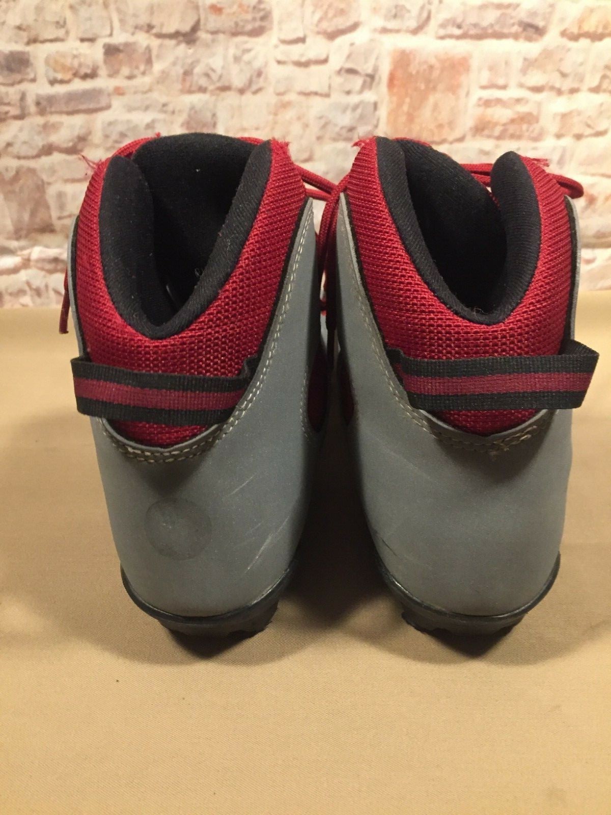 Rossignol XC Cross Country Snow Ski Boots NNN Size 40 / 7.5 US Gray