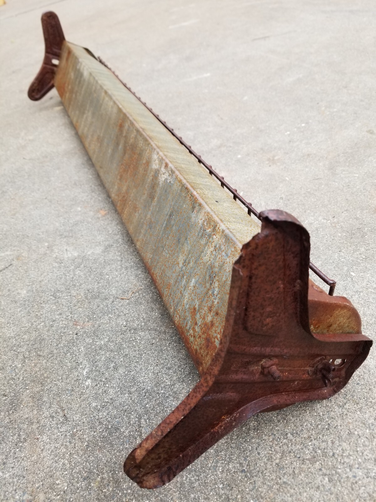 Vintage Rusty Metal Chicken Feeder 36" Flip up Wire Grate Farmhouse Decor
