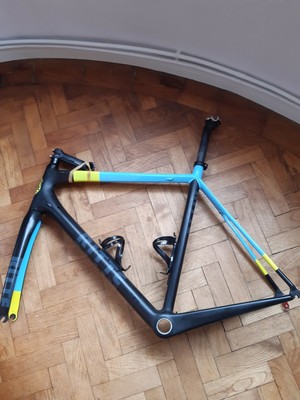Carbon road bike frame XL 