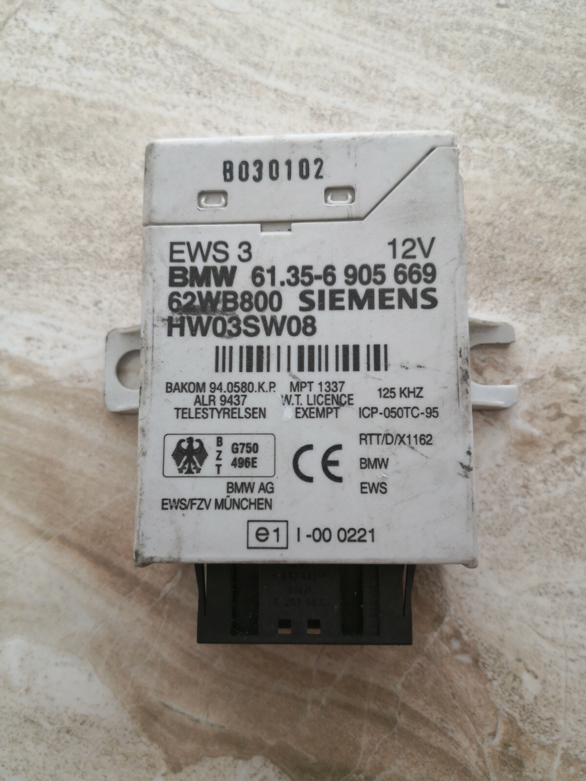 ウイリー2 Amazon.com: Multi Use Automotive Relay 61366901469, V23136