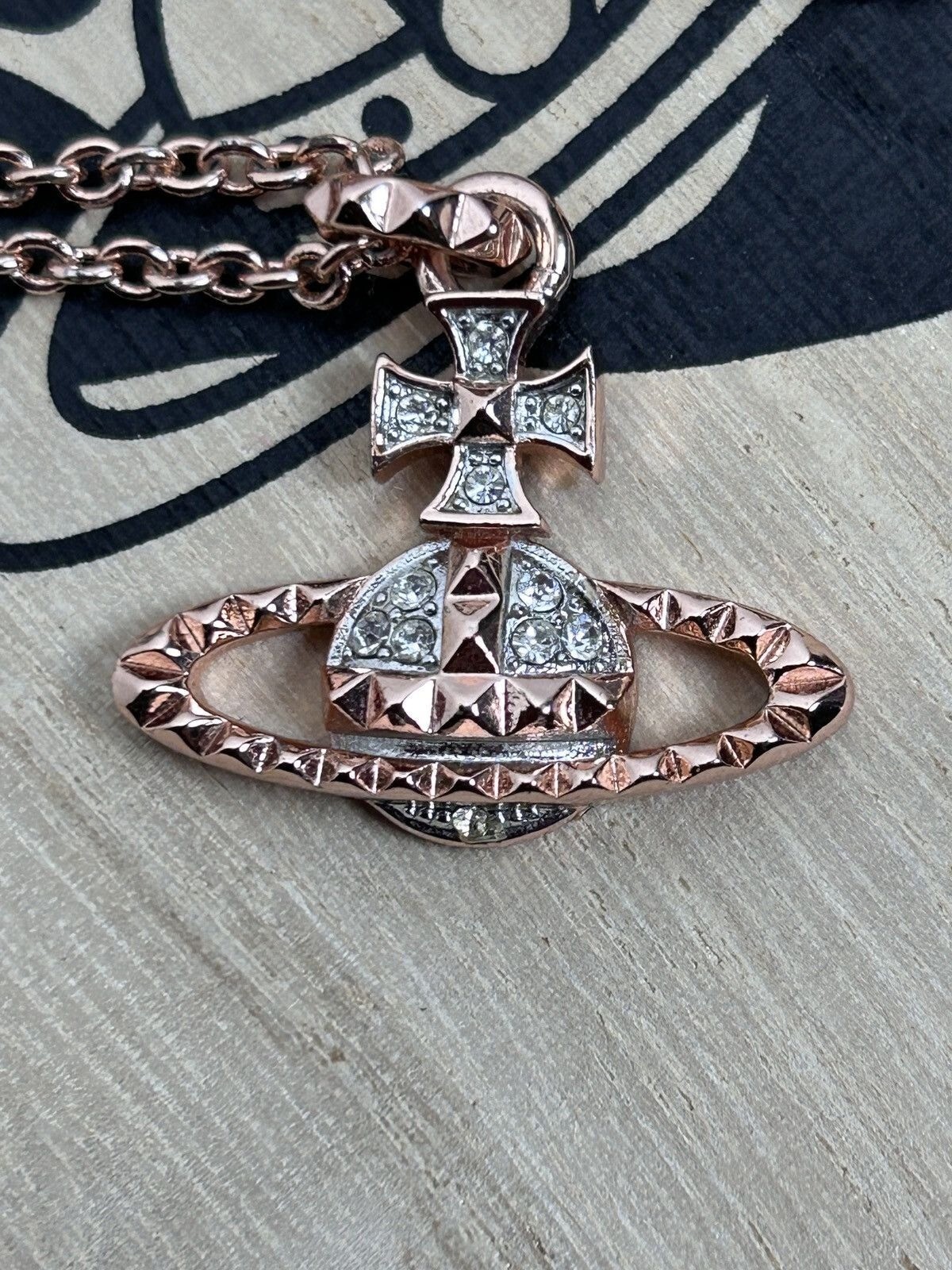 【Vivienne Westwood】☆Mayfair Bas Relief Pendant Necklace☆ Vivienne Westwood Mayfair Bas Relief Pendant Necklace | eBay