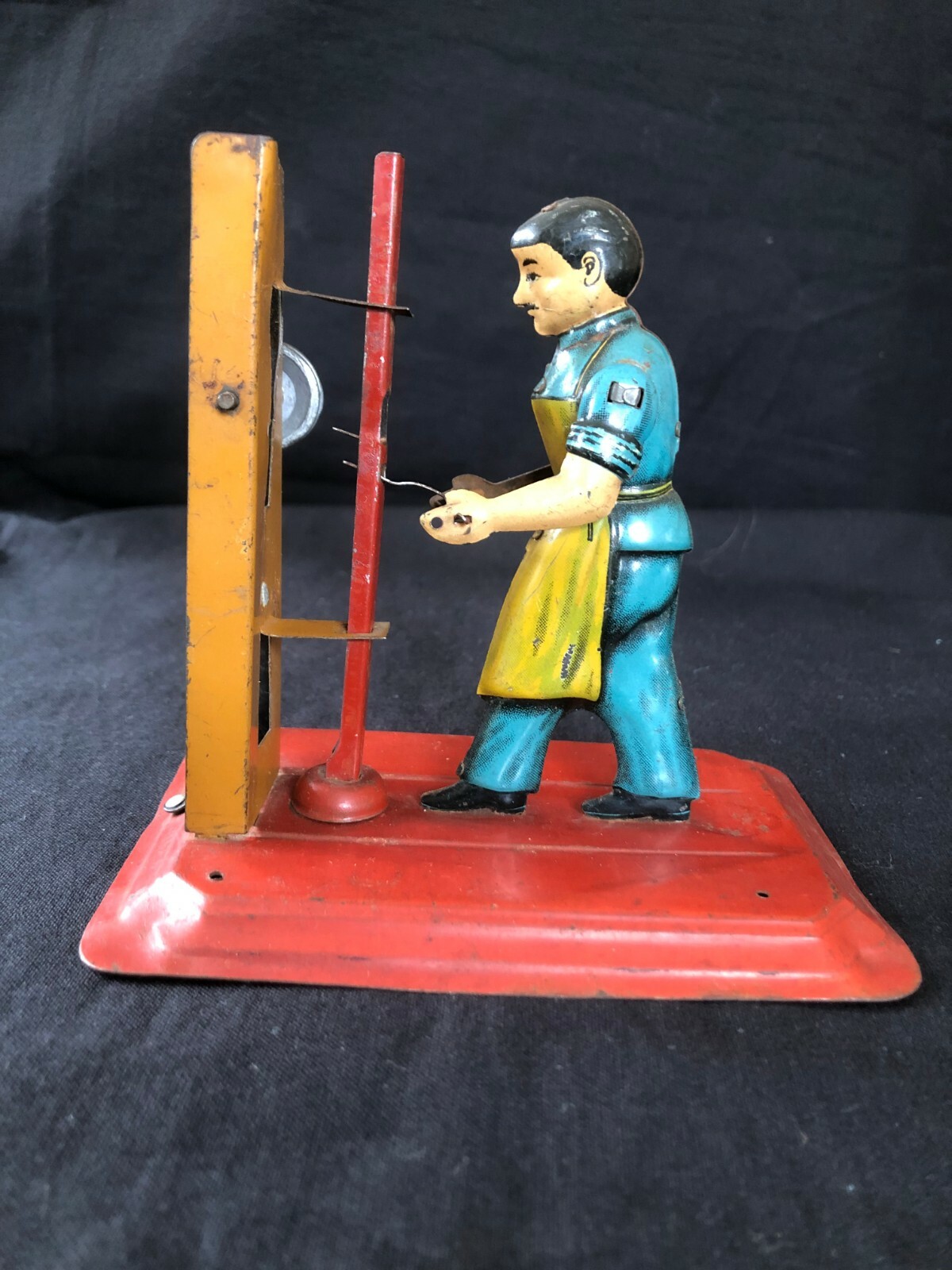 USA TRACK ANTIQUE TIN TOY リアルビンテージ Vintage Toy replacement vintage tank tracks. Treads are 1