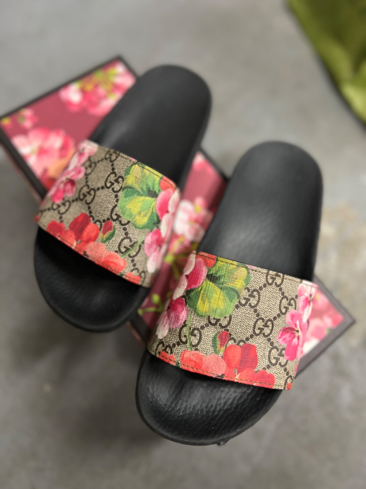 Gucci bloom slides new arrivals