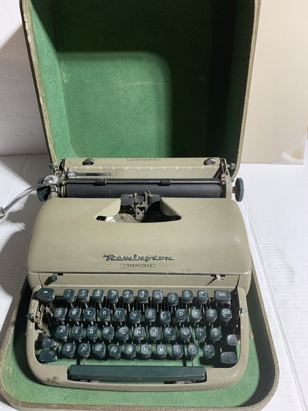 1953 Remington Quiet Riter On The Typewriter Database