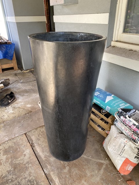 Extra Large Garden Pot Large Cracks Pots Garden Beds Gumtree 