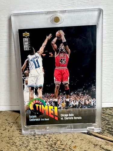 マイケル・ジョーダン  TOPPS 45番 ゴールドカード エンボス マイケル・ジョーダン TOPPS 45番 ゴールドカード エンボス