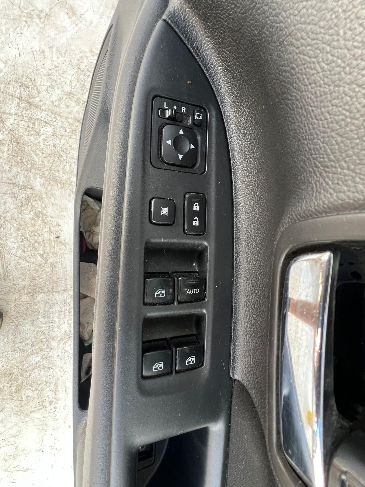 MITSUBISHI OUTLANDER ZK-ZL 01/2015-07/2021 RIGHT FRONT DOOR NON-PHEV TYPE WHITE - thumbnail 10