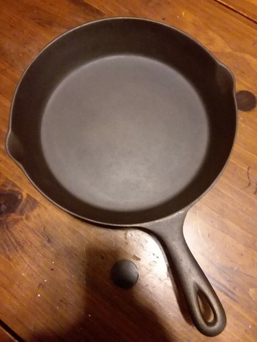 Chf hammered 87x cast iron Skillet