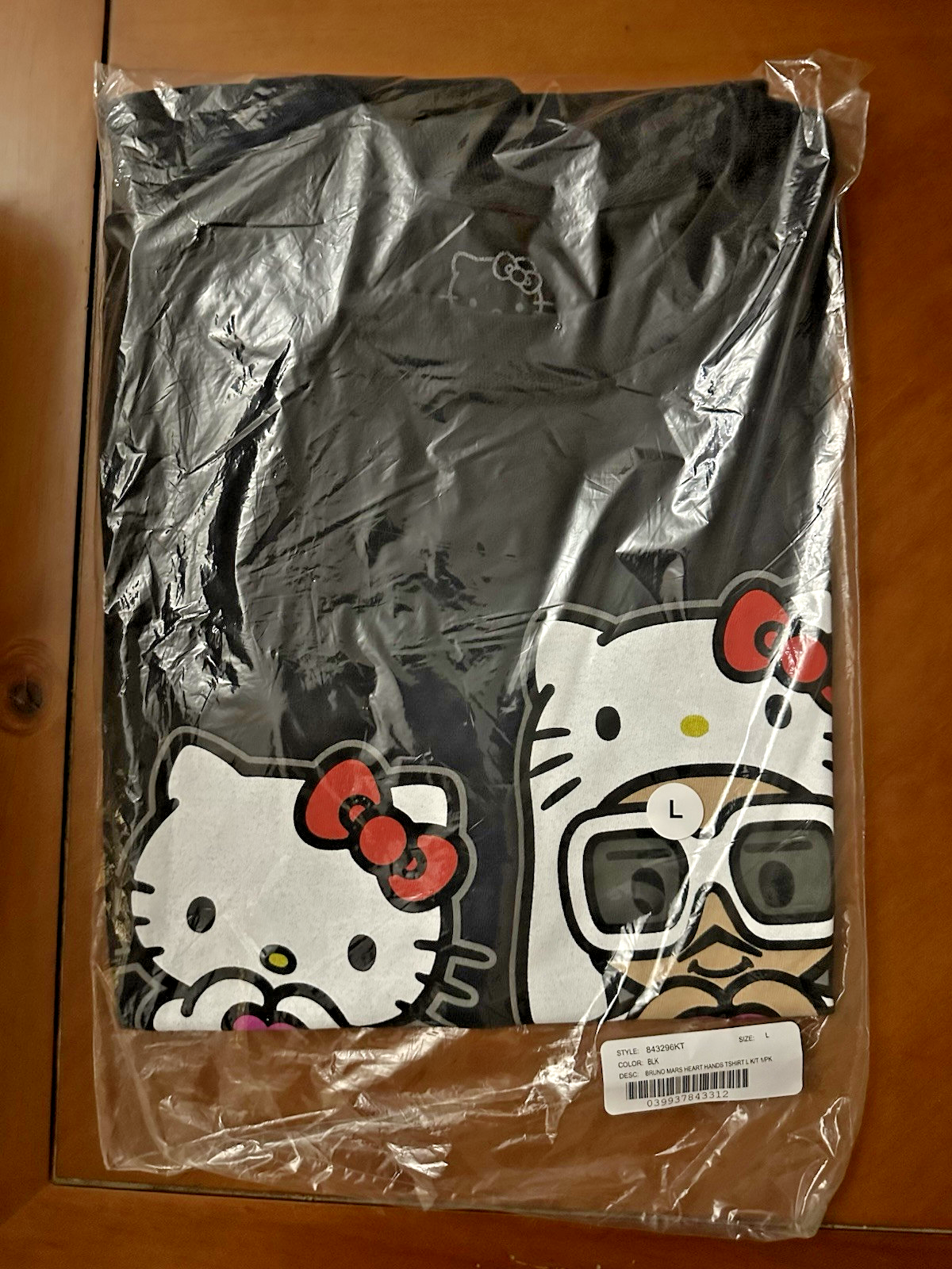 SOLD OUT NEW Hello Kitty BRUNO Mars EXCLUSIVE Heart Hands Black