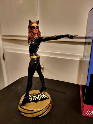 Catwoman Resin Statue-''Diamond Select'' from 1966 Batman TV Series